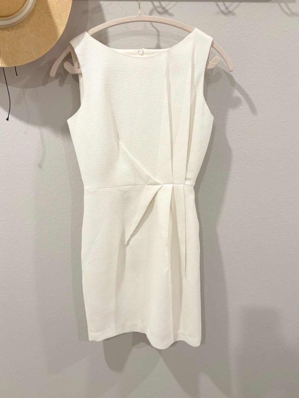Black Halo Sleeveless Sheath Dress size 0 in Pearl